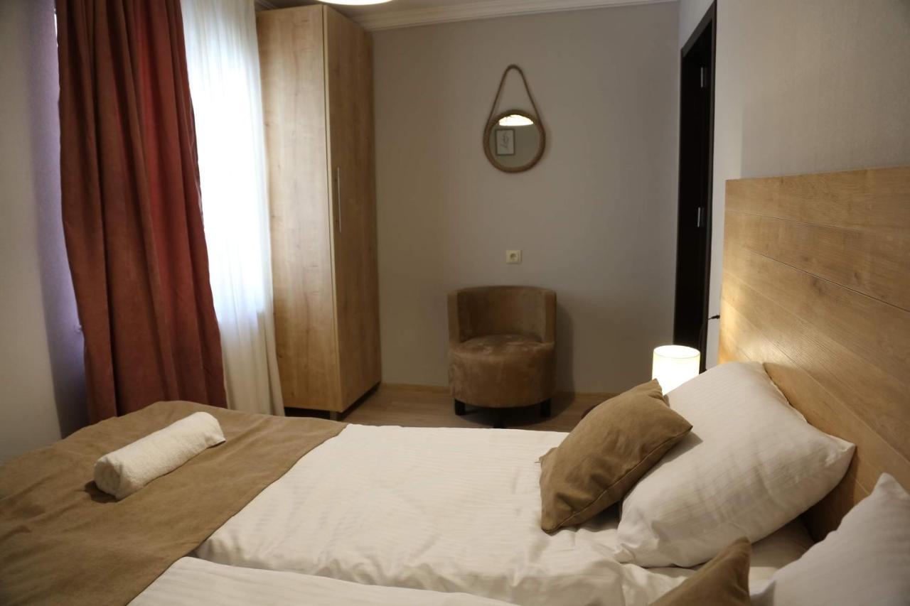 Griboedov Apartment ティビリシ エクステリア 写真